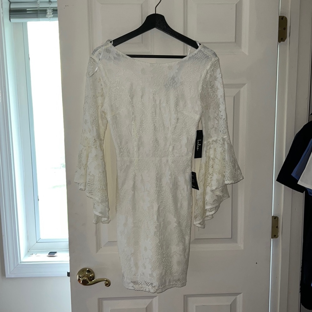 Lulu’s White Lace bodycon dress